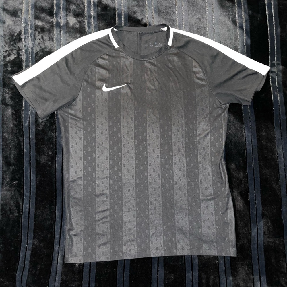 Nike Dri-Fit crew neck Athletic Mens Medium